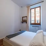 A Stone's Throw From The Colosseum! Appartamento Roma
