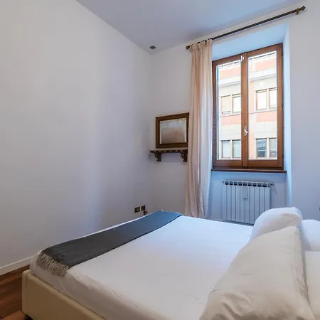 A Stone's Throw From The Colosseum! Apartamento Roma
